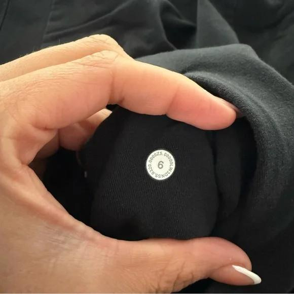 Lululemon Scuba Crew Size 6 - Picture 4 of 9